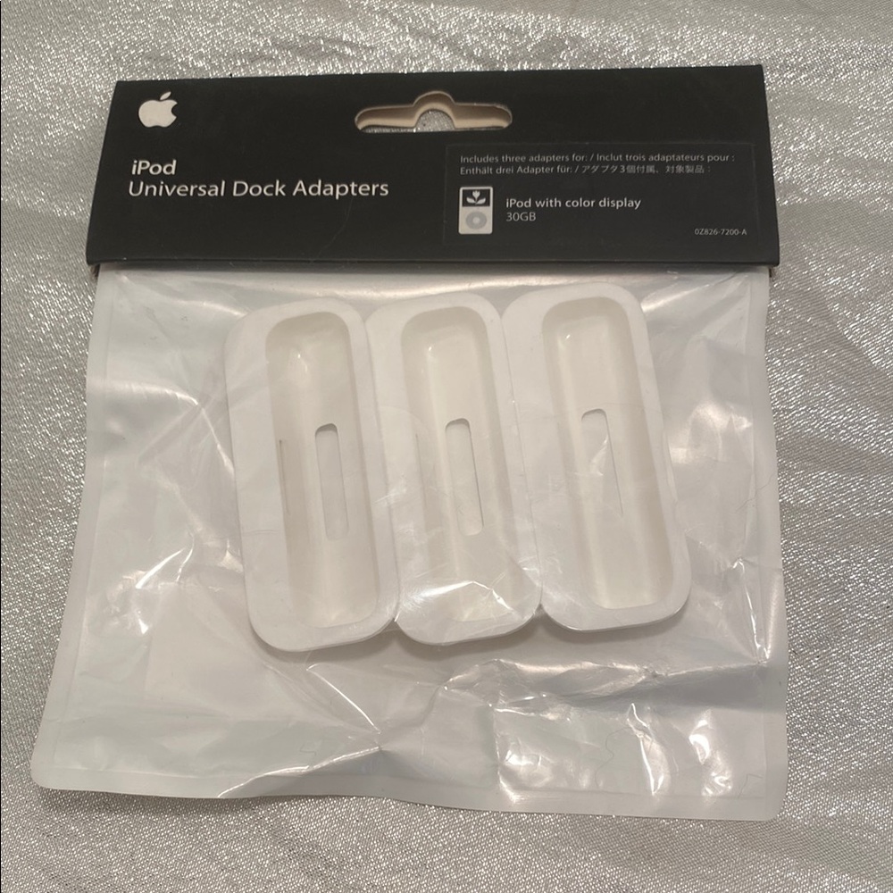 Apple iPod Universal Dock Adapters - White